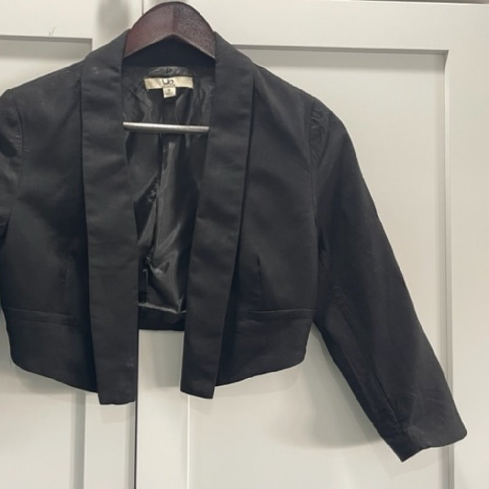 Ya Black Cropped Blazer, Size Small